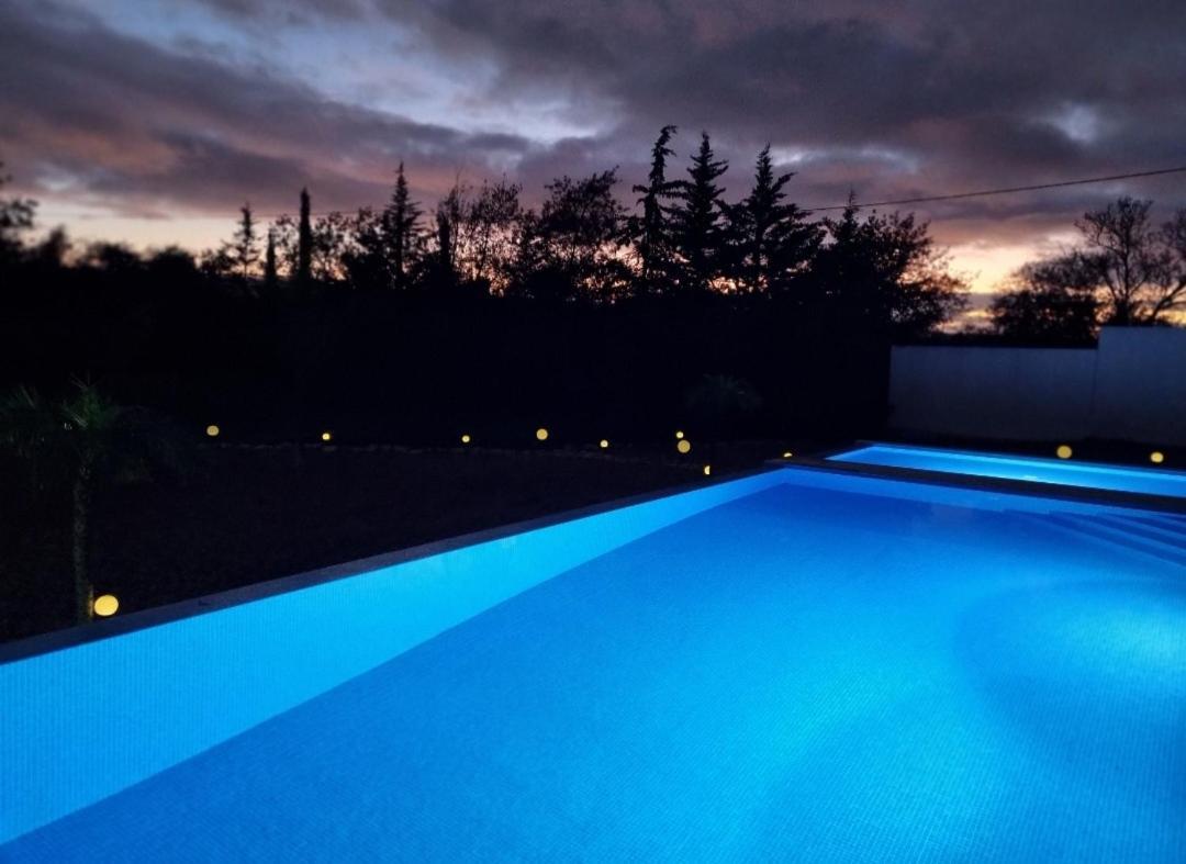 Eco Alfarrobas Com Piscina